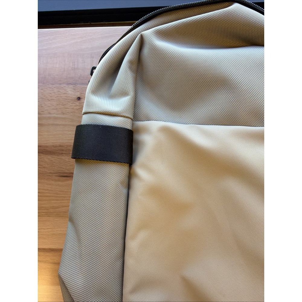 tomtoc 7L Sling Backpack Crossbody Bag for Men Women, EDC Daypack Chest Shoul... - Picture 5 of 10